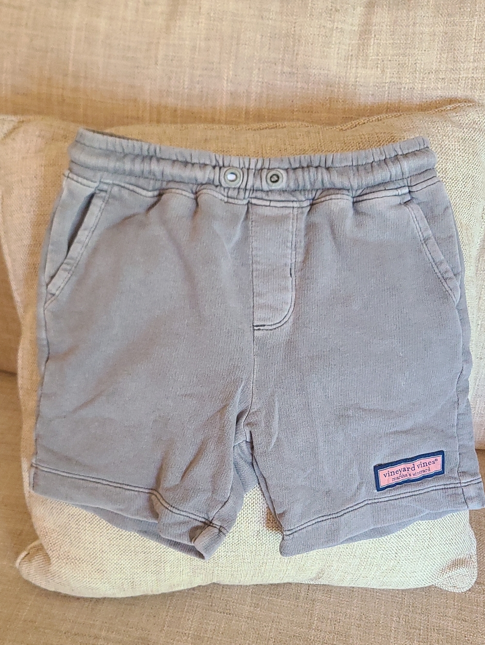 Vineyard Vines  Light Gray. Size 5 But Its Small